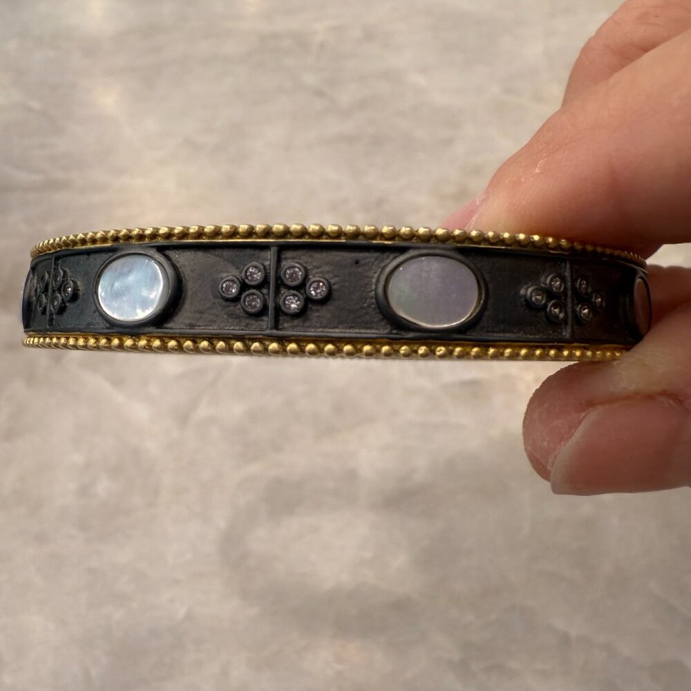 Freida Rothman hinged bangle bracelet - Picture 2 of 6